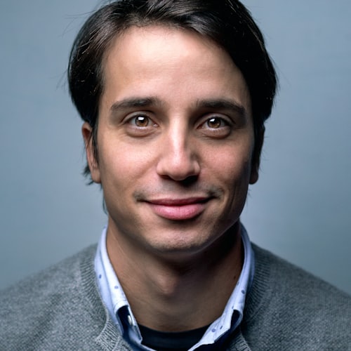 AI looksmaxxing glow-up transformation showing facial harmony improvement after analysis